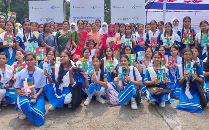 রাজশাহীতে বইপড়ায় পুরস্কার পেল ২৩০৩ শিক্ষার্থী